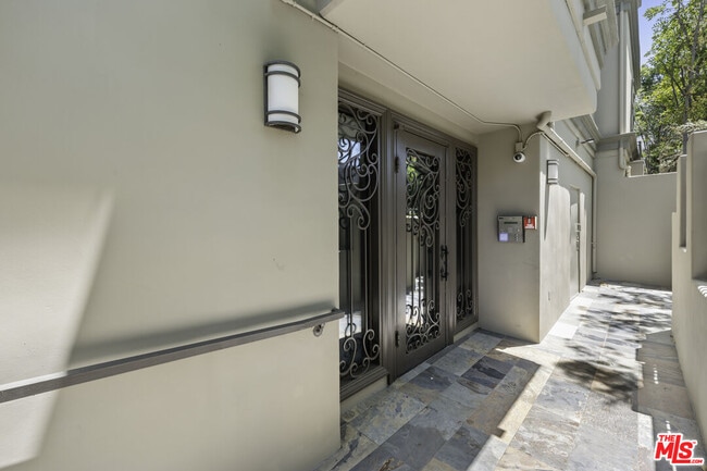 Building Photo - 1820 Benecia Ave