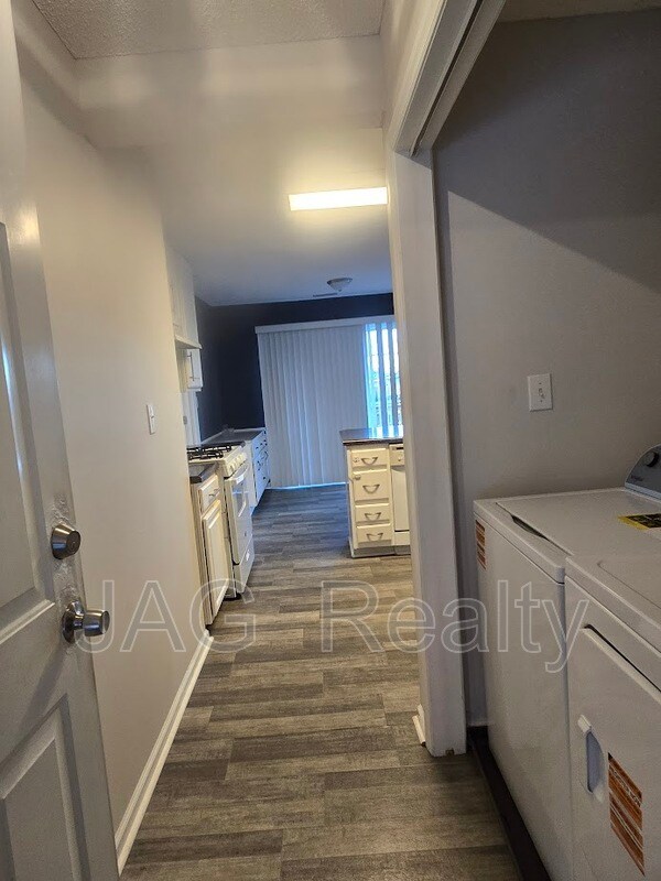 Building Photo - 1142 Stallings Rd