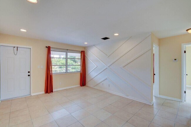 Foto del edificio - 729 Ridge Rd