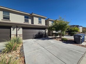Building Photo - 3247 S Relic Ridge Dr