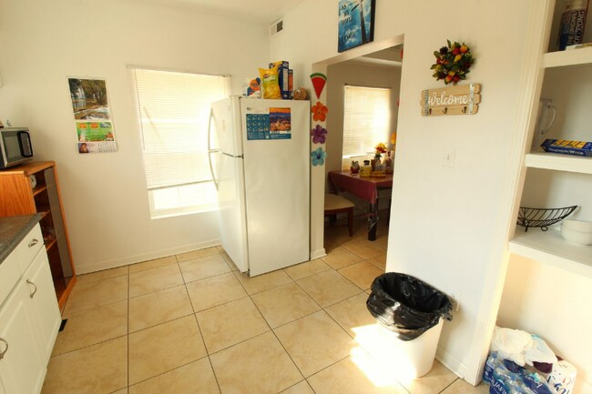 Foto del edificio - 1125 6th St SE