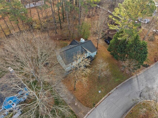 Foto del edificio - 658 Hunt Station Dr