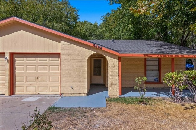 Foto del edificio - 5604 Palo Blanco Ct