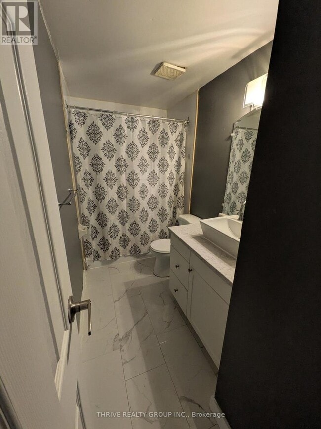 Building Photo - 47 - 577 THIRD STREET