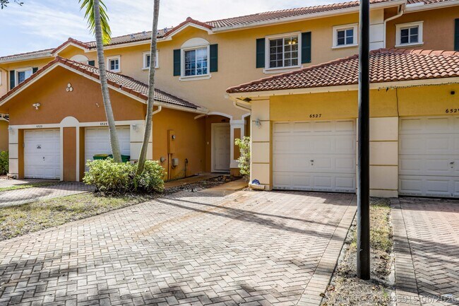 Building Photo - 6527 Catalina Ln