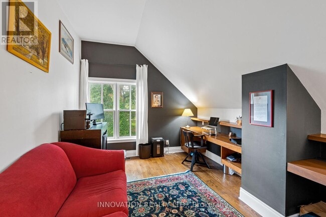 Photo du bâtiment - 135 Stanley Ave