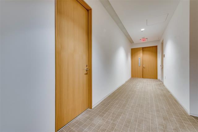 Foto del edificio - 2430 Victory Park Ln