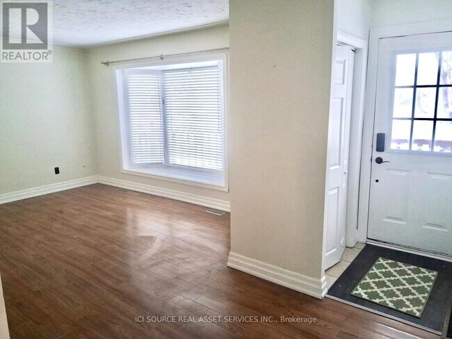 Photo du bâtiment - 146 Langarth St W