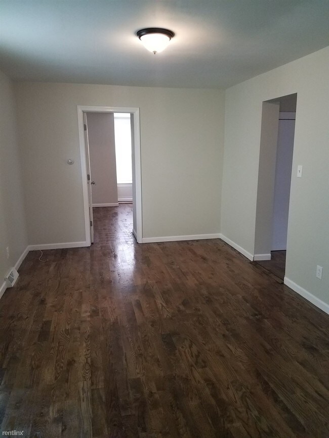 Building Photo - 2 br, 1 bath Duplex - 4 Armstrong Pl