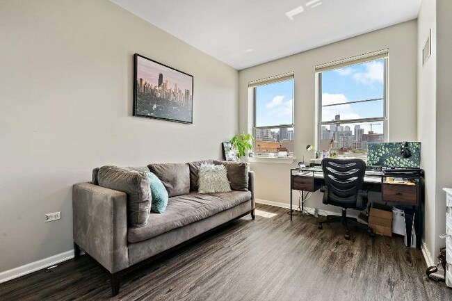 Foto del edificio - 511 W Division St