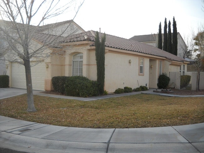 Building Photo - Fabulous Single Story in Peccole Ranch Gated Community!