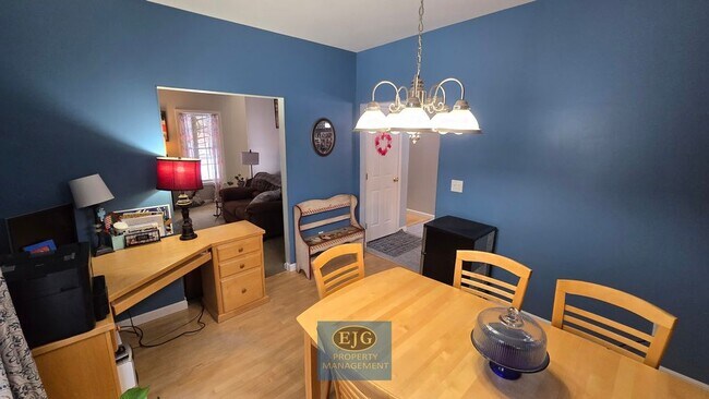 Foto del edificio - 126 Pinecrest Rd