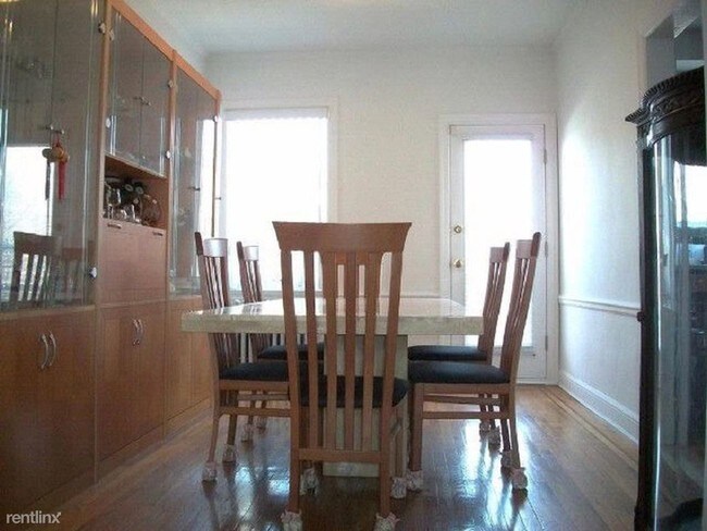 Foto del edificio - 6165 80th St