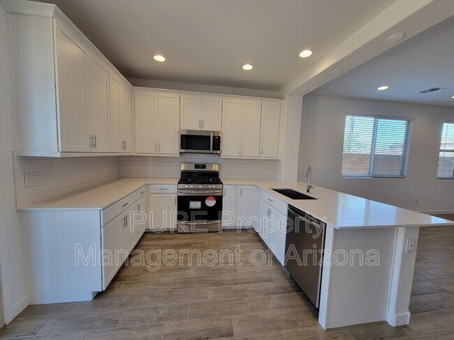 Building Photo - 4435 N 94th Dr