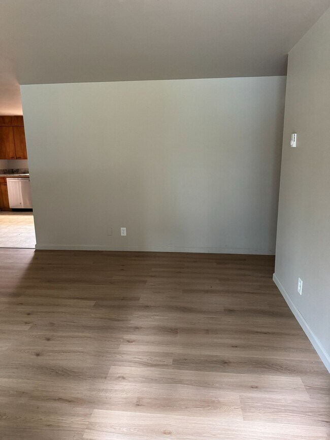 Foto del edificio - 3220 N Taylor Rd
