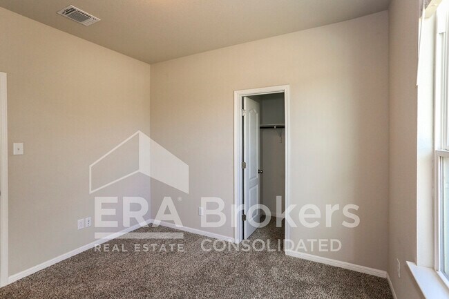 Foto del edificio - 4721 Highmont Dr