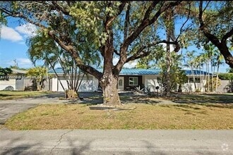 Building Photo - 1031 Redbird Ave