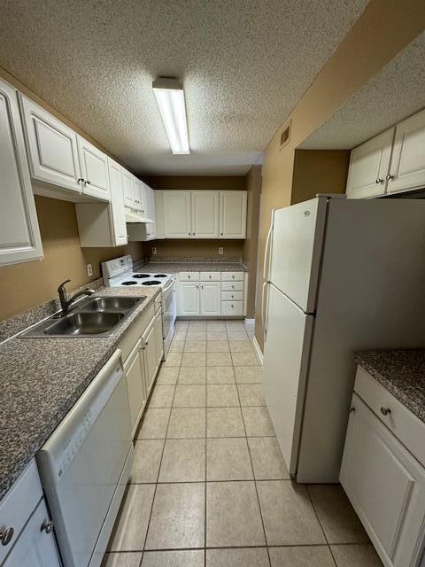 Building Photo - 3545 Sable Palm Ln