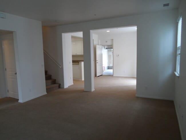 Building Photo - Nice 3 Bedroom Condo