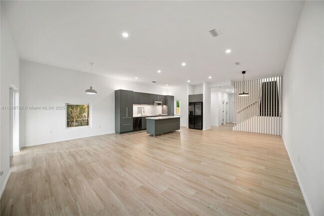 Building Photo - 3435 NW 9th Ct