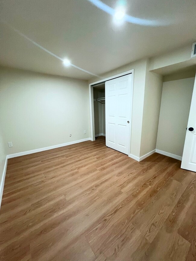 Foto del edificio - 6520 Depew Ct
