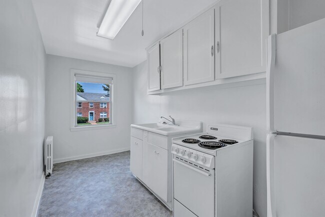 Foto del edificio - Essex Village & Marlyn Gardens Apartments