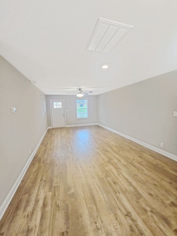 Foto del edificio - 126 Ardell Dr