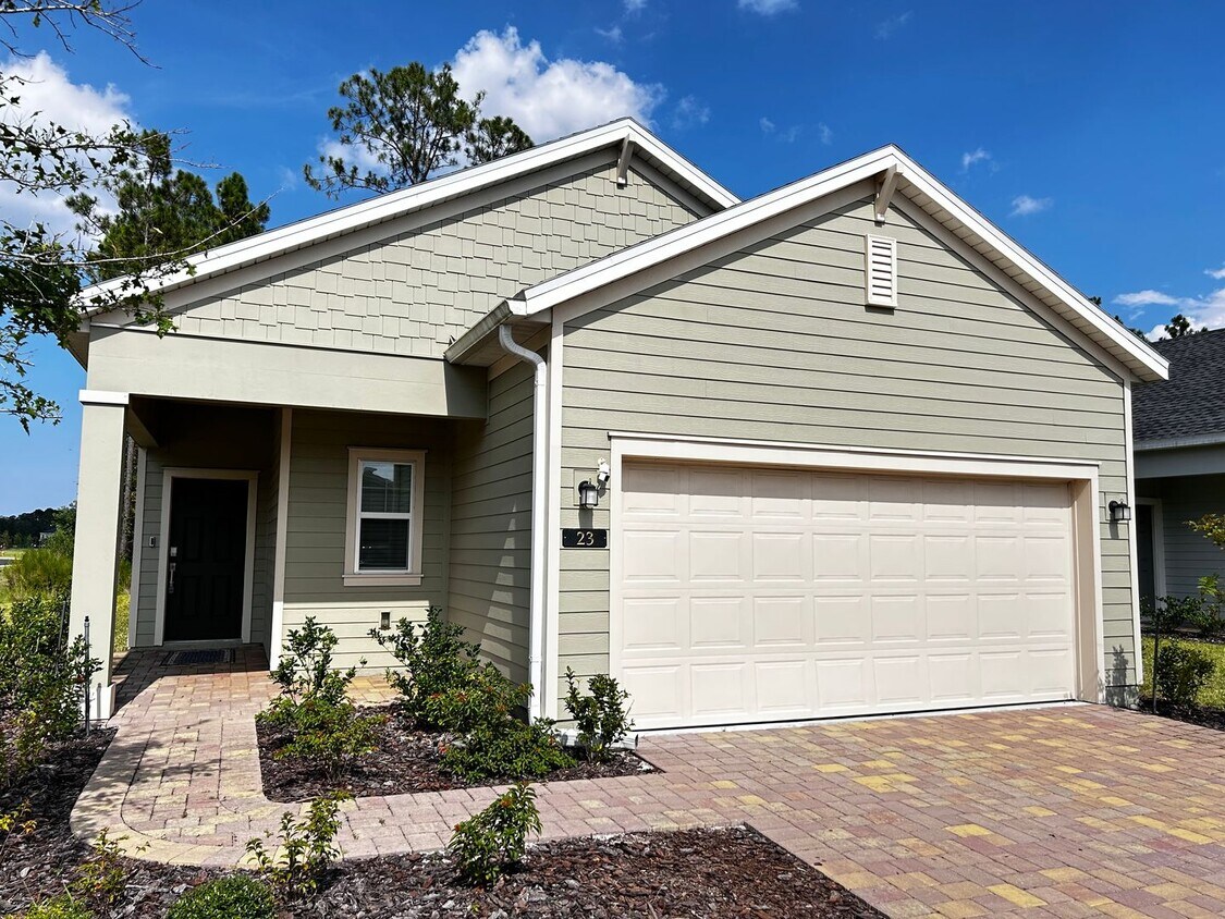 Foto principal - Beautiful Newer Build 3/2.5 with Internet ...