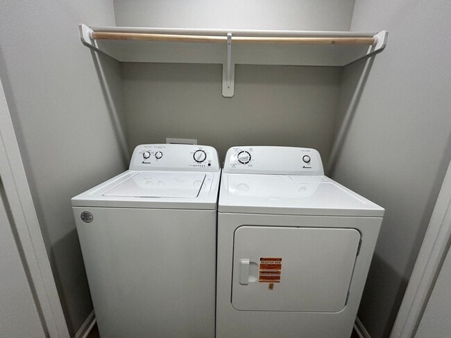 Building Photo - 630-632 Fall Meadow