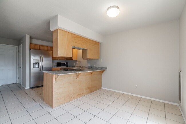 Foto del edificio - Daisy Ln 971-973
