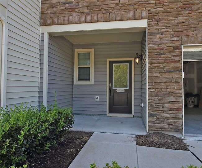 Building Photo - Spacious 3Bedroom Townhome in Thompson Rid...