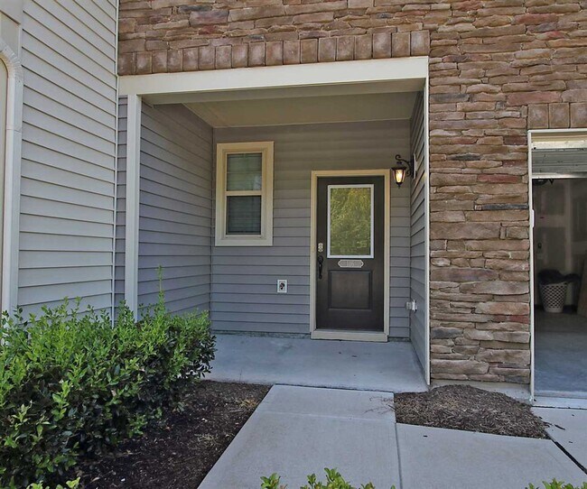 Foto del edificio - Spacious 3Bedroom Townhome in Thompson Rid...