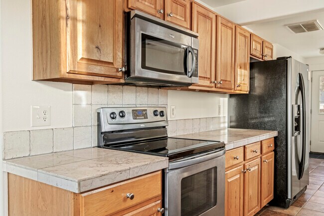 Building Photo - 2506 NE Franklin St