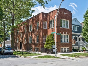 Building Photo - 5134 N Oakley Ave