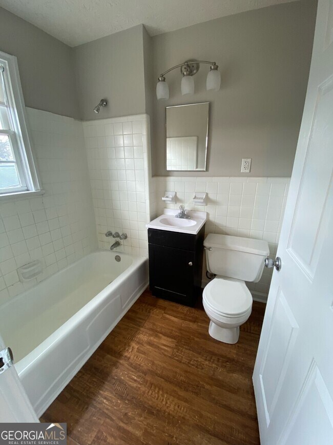 Foto del edificio - 639 Reese St