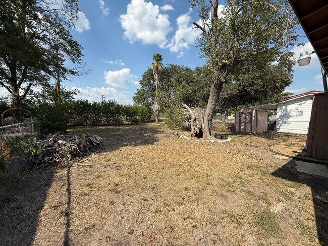 Building Photo - 3003 Venus St