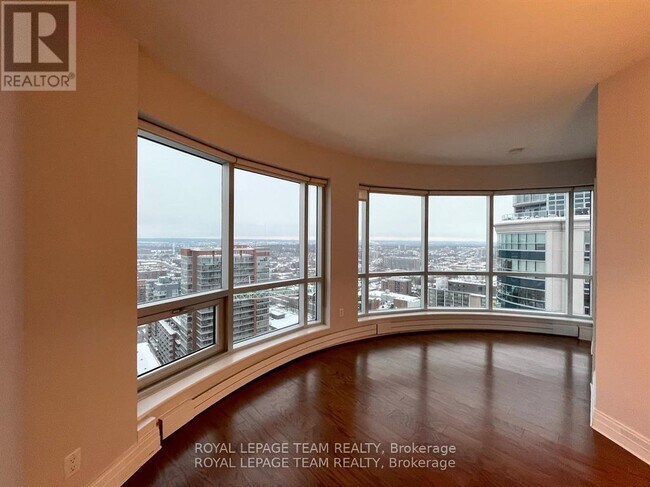 Building Photo - 234 Rideau St