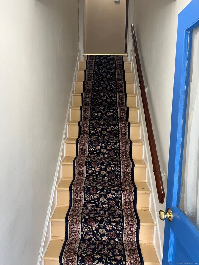 Building Photo - 18 Coe Ln