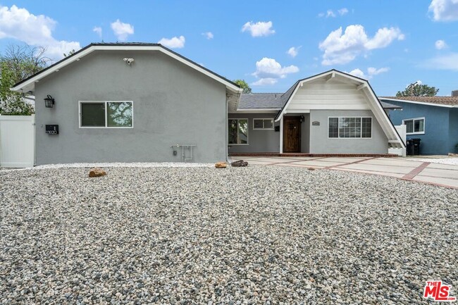 Foto del edificio - 23922 Archwood St