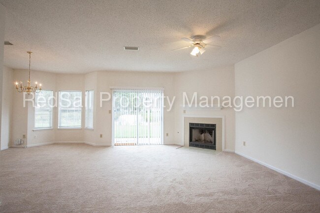 Building Photo - 1354 Lake Dr