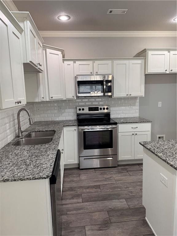 Building Photo - 1001 Tulip St