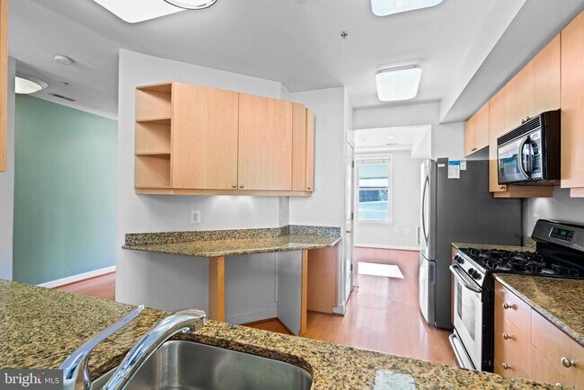 Foto del edificio - 1350 Monroe St NW