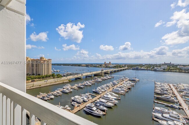 Foto del edificio - 400 N Flagler Dr