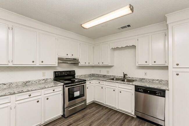 Building Photo - 103 Hunts Ln