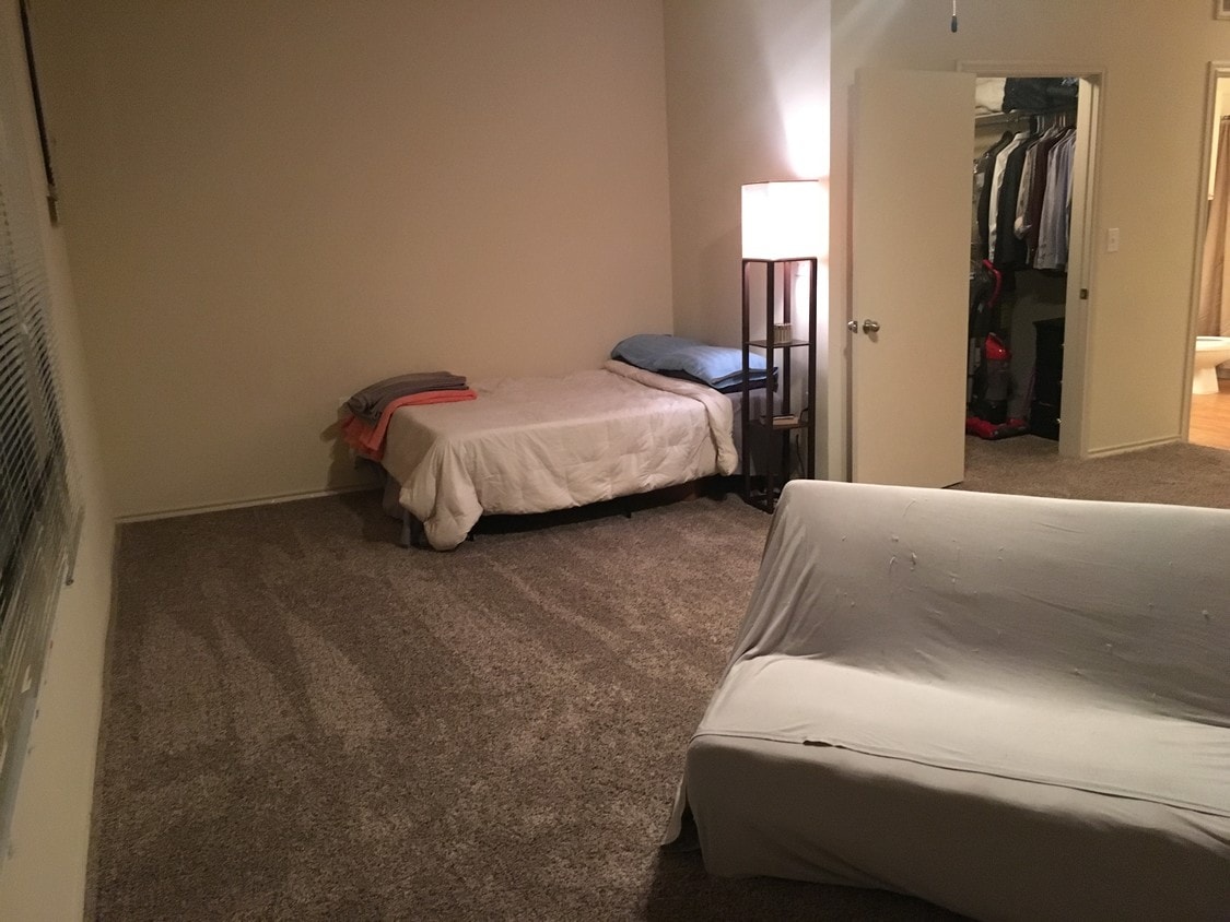 Primary Photo - 2019 Allen St
