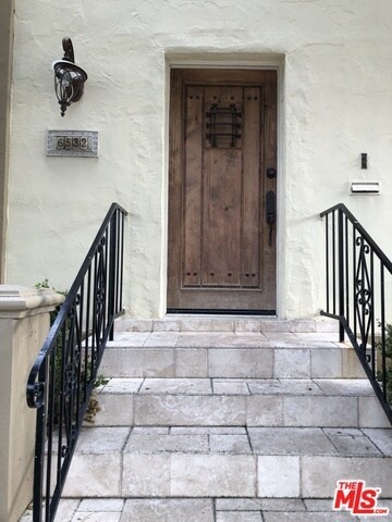 Building Photo - 6532 W 6th St
