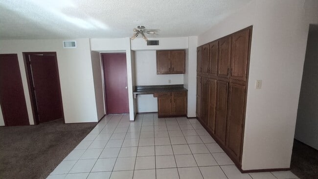 Building Photo - 3705 Fort Hunt Dr