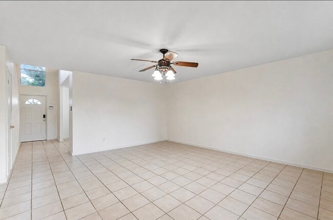 Building Photo - 11430 Moonlight Ridge Dr