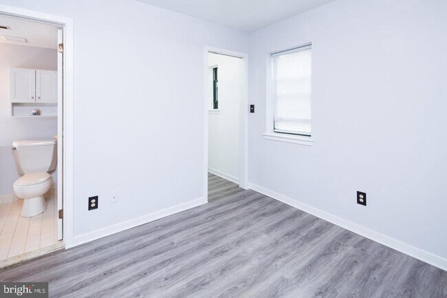 Building Photo - 164 Paladin Dr