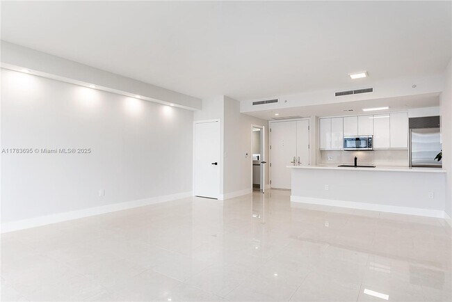 Foto del edificio - 901 Brickell Key Blvd